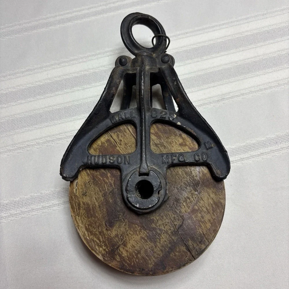 Vintage Hudson Mfg. 823 Single Wood and Iron Pulley